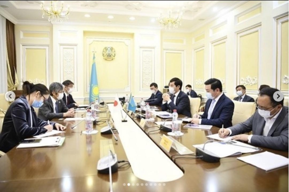 Аким ЗКО Гали Искалиев встретился с Чрезвычайным Полномочным Послом Японии в РК Джуном Ямадой